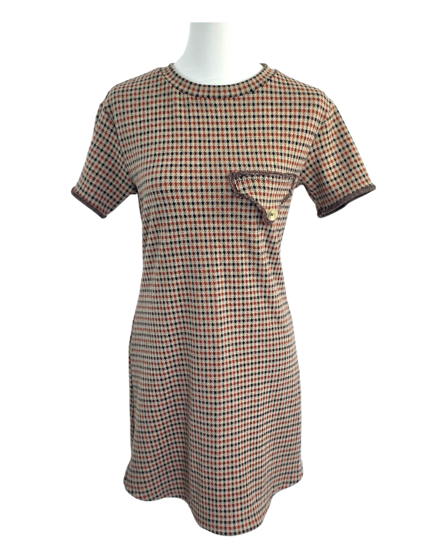 Kleid Jour Léger in Größe 36 – Unikat aus Jacquardstrick mit Hahnentrittmuster, kurzarm mit Ziertasche und goldfarbenem Knopf“