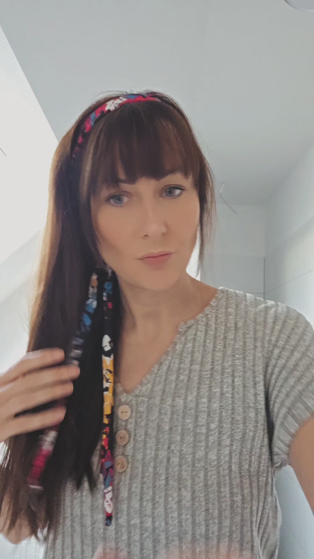 Handgemachtes Drahthaarband zum Einflechten – Schritt-für-Schritt Anleitung wie man das Haarband ins Haar flechtet und stylt