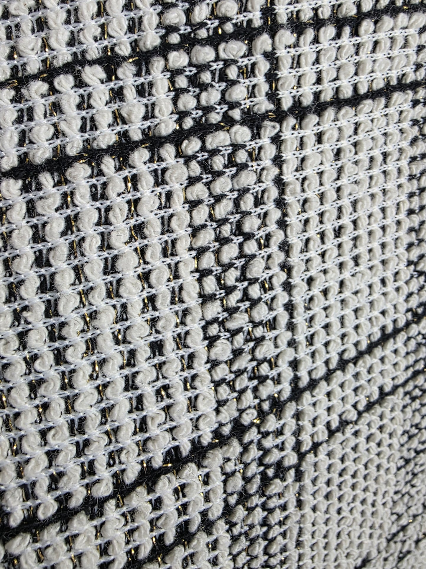 Kleid Jour Léger – Jacquard-Strick mit Goldfäden